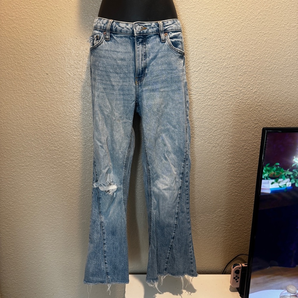 Distressed denim Forever Twenty One Women’s mid Rise Bootcut Jeans Size 28